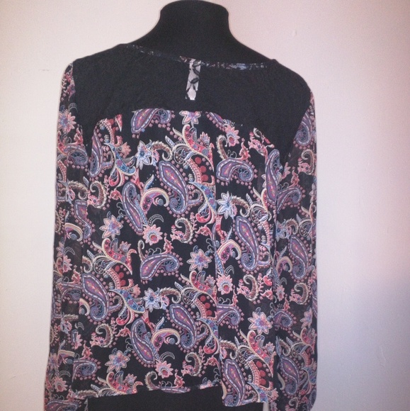 Blouse - Picture 2 of 3